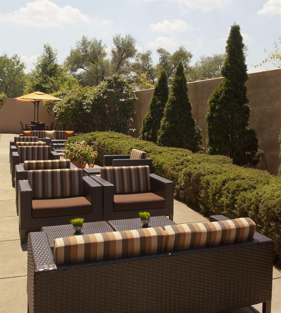 Courtyard Louisville Airport Екстериор снимка