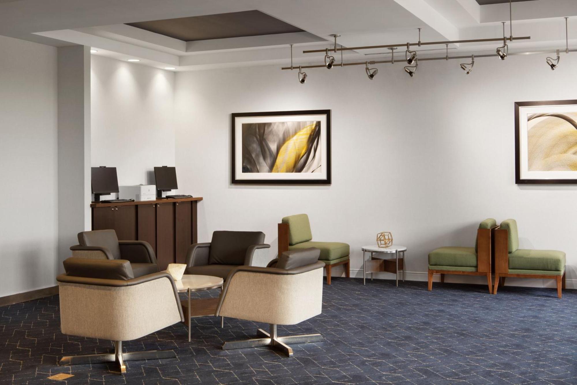 Courtyard Louisville Airport Екстериор снимка
