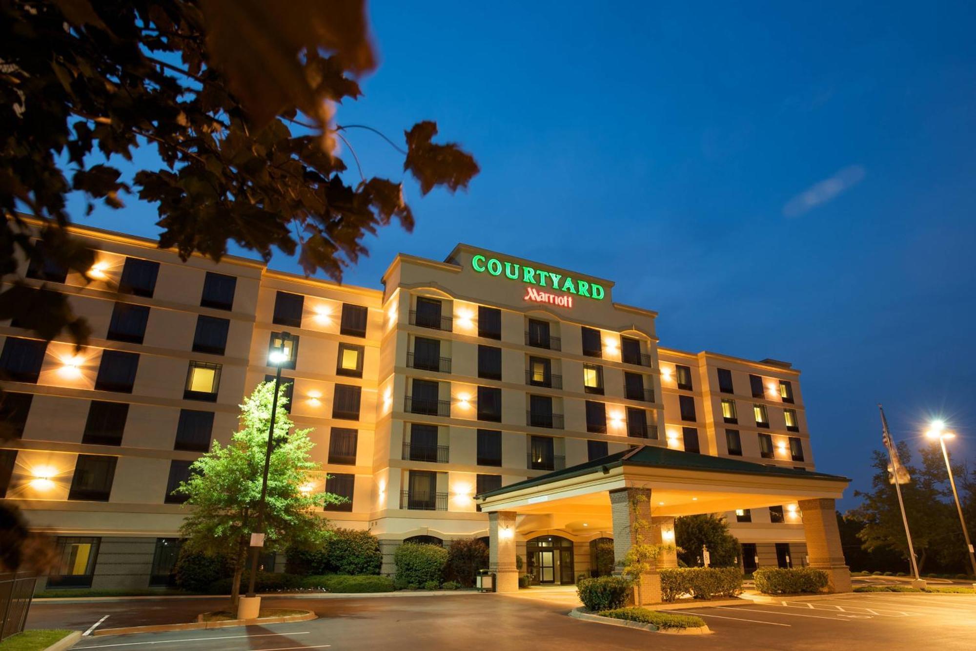 Courtyard Louisville Airport Екстериор снимка